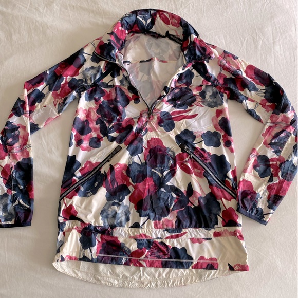 Lululemon misty miss jacket-size 4 windbreaker/rain shell - Picture 2 of 13